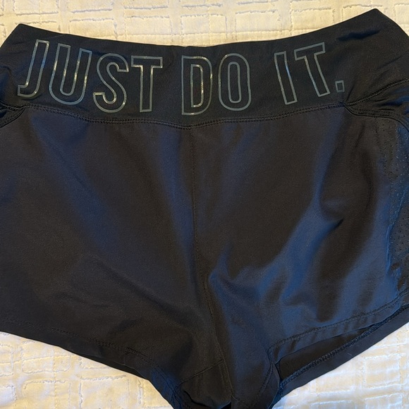 Nike Running Shorts - Picture 4 of 4